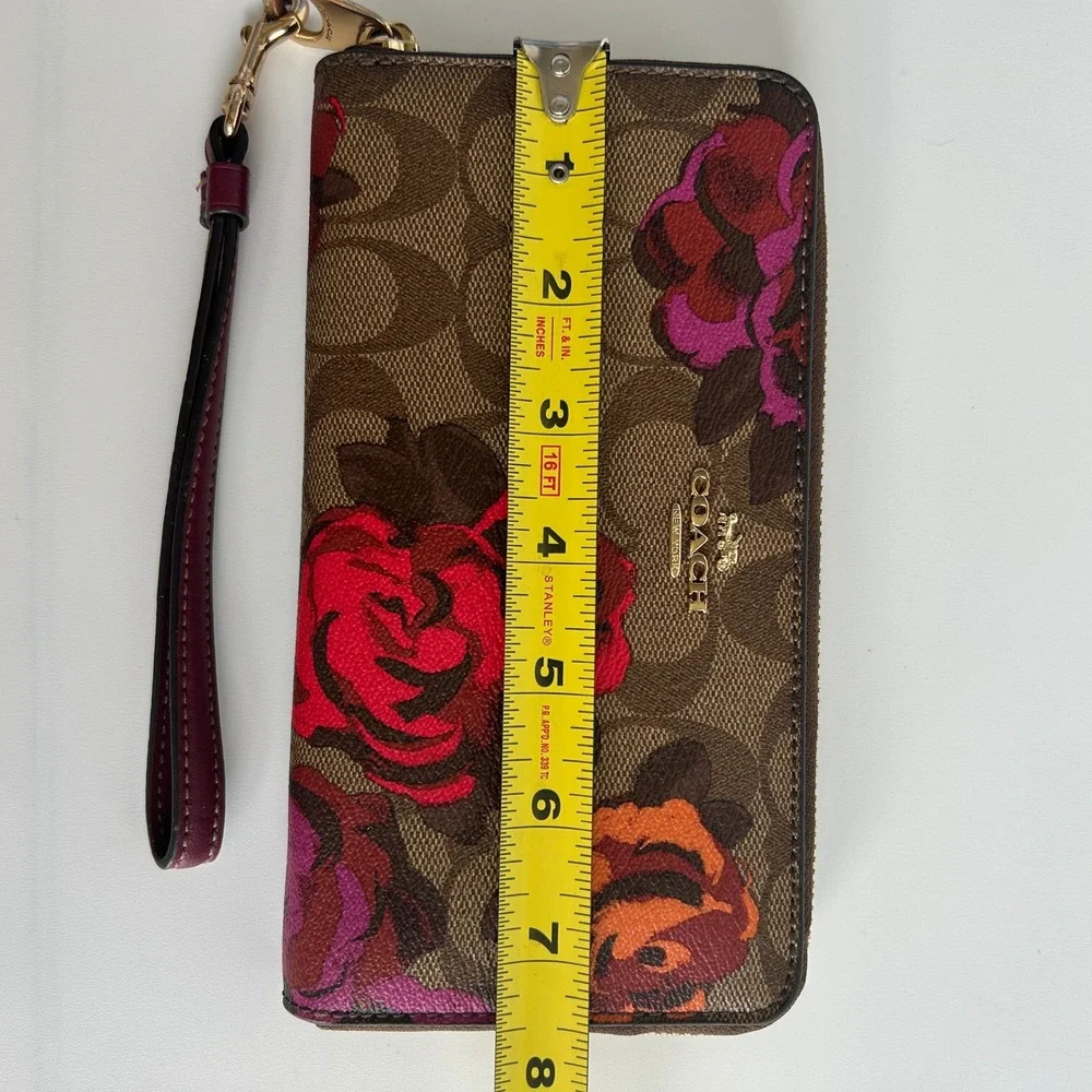 Coach Signature Jumbo Floral Khaki Canvas Zip Around Wallet CE668 Excellent